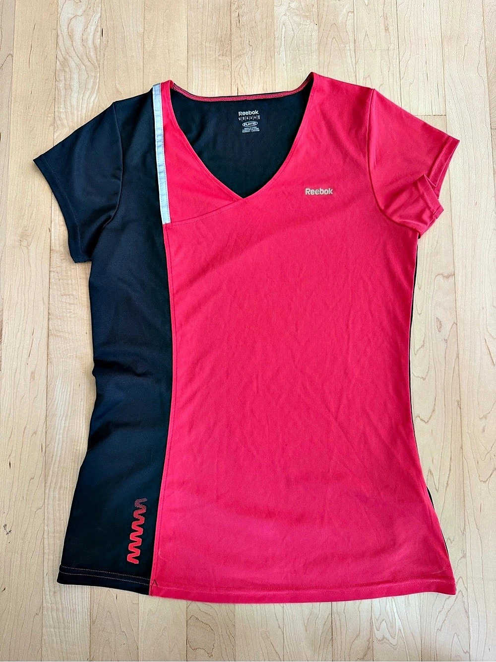 Reebok Color Block Athletic Top in Pink & Black Size Medium